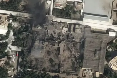 İsrail, Hamaney'i 30 bombayla öldürmüş