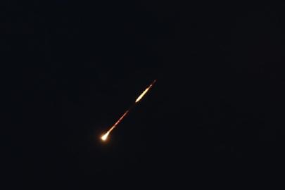 İsrail ordusu, İran'dan iki dalga daha füze saldırısı başlatıldığını duyurdu