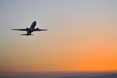 Katar hava sahasının kısmen yeniden açıldığını duyurdu