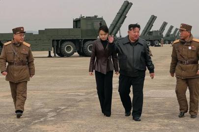 Kim ve halefinden ABD'ye tarihi mesaj! Testi birlikte izlediler