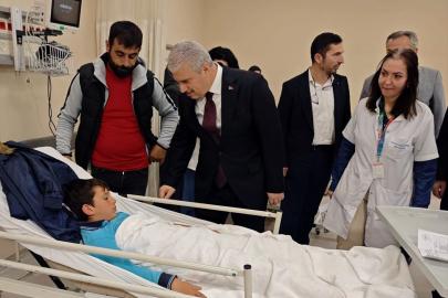 Konya'da öğrenci servisi ile belediye otobüsü çarpıştı, 26 kişi yaralandı