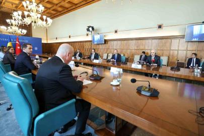 Kurtulmuş Romanya'da Temaslarda Bulundu