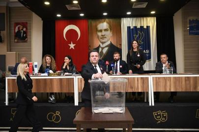 Kuşadası Belediyesi Başkan Vekili Tahsin Demirtaş oldu