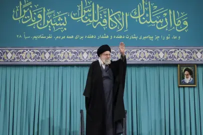 Öldüğü iddia edilen İran'ın Dini Lideri Hamaney'den sosyal medya paylaşımı