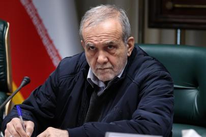 Pezeşkiyan: Enerji tesislerine saldırı dünyayı etkileyecek kontrol edilemez sonuçlara yol açabilir