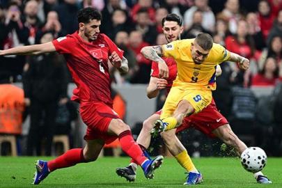 Samet Akaydın'ın yeni takımı belli oldu! Milli stoper İstanbul yolcusu