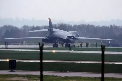 Savaş büyüyor! Avrupa ülkesi kapıları açtı, ölüm makinesi üsse indi