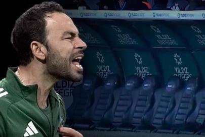 Selçuk İnan çılgına döndü: Maç bitmeden tüm herkesi soyunma odasına götürdü