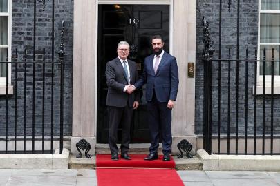 Suriye Cumhurbaşkanı Şara, İngiltere Başbakanı Starmer'la görüştü