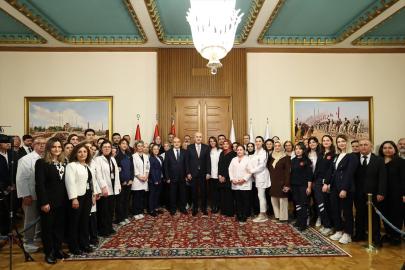 TBMM Başkanı Kurtulmuş, Meclis personeliyle bayramlaştı