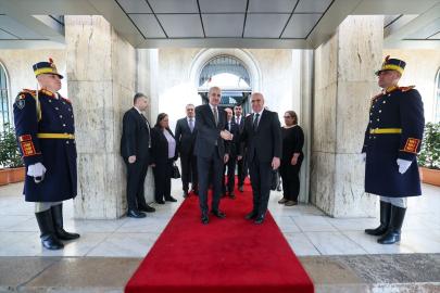 TBMM Başkanı Numan Kurtulmuş, Romanya'da Başbakan Bolojan ile Görüşme Gerçekleştirdi