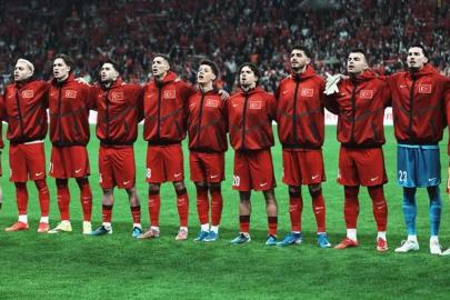 Türk taraftarlar otele akın etti