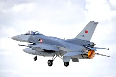 Türkiye'nin Kıbrıs'ın kuzeyine savaş uçağı konuşlandırması ne anlama geliyor?