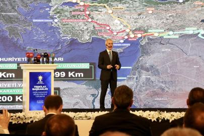 Ulaştırma ve Altyapı Bakanı Uraloğlu, Trabzon'da konuştu Açıklaması