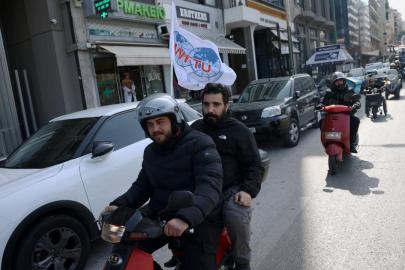 Yunanistan'da eylem yapan denizcilik sektörü çalışanları 24 saatlik greve gitti