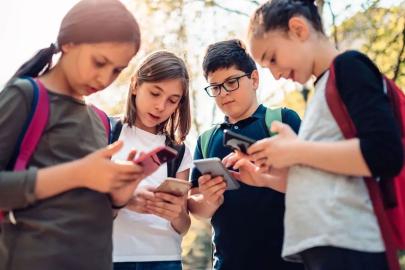 15 yaş altına sosyal medya yasağı getiren kanun teklifi Meclis'ten geçti