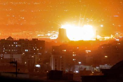 ABD ve İsrail'in geceden bu yana düzenlediği saldırılarda İran'da 34 kişi öldü