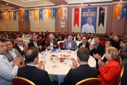 AK Parti İzmir İl Başkanlığı'nca "Bölgesel Mahalle Başkanları Toplantısı" yapıldı