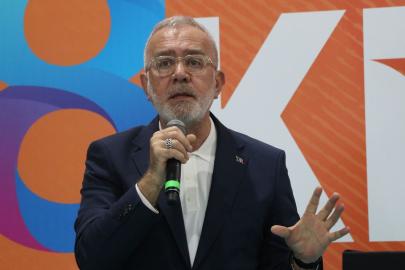 AK Parti'li Yenişehirlioğlu: Türkiye'yi yükseltmek zorundayız