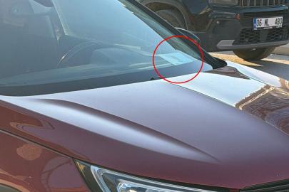 AK Partili Eyüp Kadir İnan'dan camına parti logolu kart bırakanlara tepki