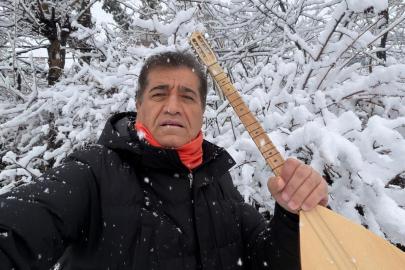 Aydın Aydın'dan Nisan ortasında kar altında klip: Bu sene yaz gelmedi