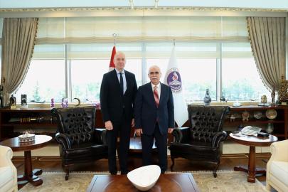 AYM Başkanı Özkaya, Macaristan Anayasa Mahkemesi Üyesi Kozma'yı kabul etti