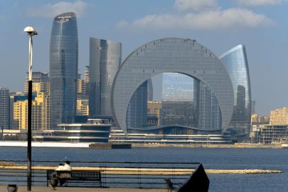 Azerbaycan İran'a Üçüncü İnsani Yardım Konvoyunu Gönderdi