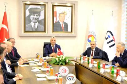 Bakan Bolat: "İran'a açılan kapılarda sorun yok"