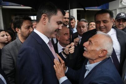 Bakan Kurum oğlunun vasiyeti yerine getirilen şehit babasıyla buluştu