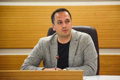 Bornova Belediyesi'nde Nitelikli Dolandırıcılık Operasyonu: Belediye Başkanı da Gözaltında