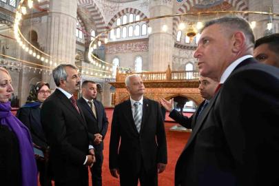 Bulgaristan İçişleri Bakanı Emil Dachev Selimiye Camii'ne hayran kaldı
