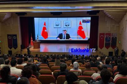 Cevdet Yılmaz: Yapay zekada atılan her adımın küresel rekabeti ileriye taşıyan bir değer üretmesini hedefliyoruz