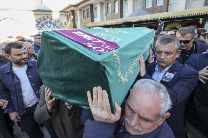 CHP Genel Başkanı Özel cenaze törenine katıldı