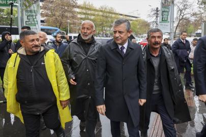 CHP Genel Başkanı Özel, eylem yapan maden işçilerini ziyaret etti