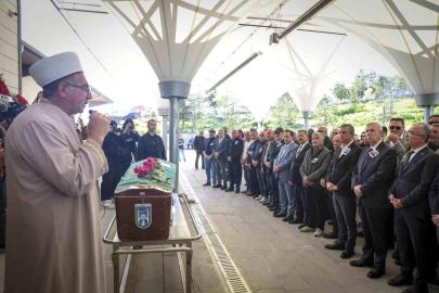 CHP Genel Başkanı Özel, gazeteci Yıldırım'ın cenaze törenine katıldı