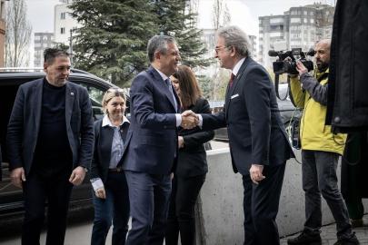 CHP Genel Başkanı Özel, Zafer Partisi Genel Başkanı Özdağ'ı ziyaret etti Açıklaması