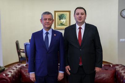 CHP Genel Başkanı Özgür Özel, Kuzey Makedonya'dan THP Genel Başkanı Enes İbrahim ile görüştü