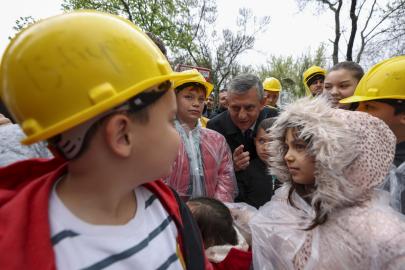 CHP Genel Başkanı Özgür Özel, Maden İşçilerini Ziyaret Etti