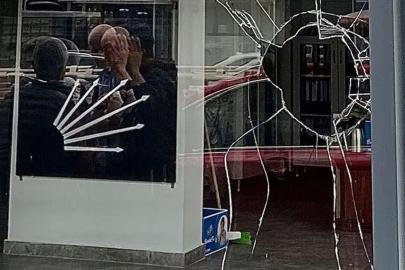 CHP Keçiören İlçe Başkanlığı binasına taşlı saldırı