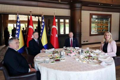 Cumhurbaşkanı Erdoğan Bosna Hersek Devlet Başkanlığı Konseyi üyeleriyle bir araya geldi