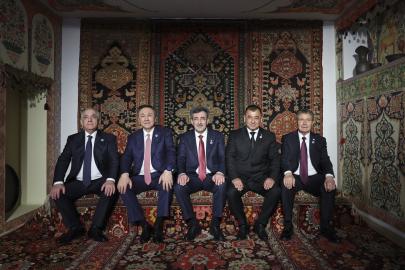 Cumhurbaşkanı Yardımcısı Yılmaz, Azerbaycan Milli Halı Müzesi'ni ziyaret etti