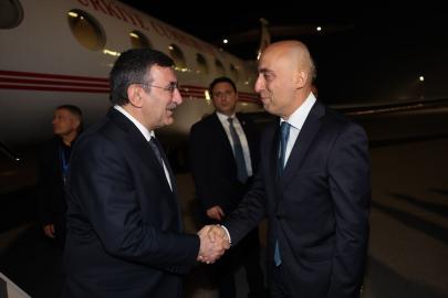 Cumhurbaşkanı Yardımcısı Yılmaz, Azerbaycan'ın başkenti Bakü'ye geldi