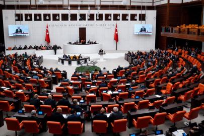 Doğum izni düzenlemesini de içeren teklif komisyonda kabul edildi