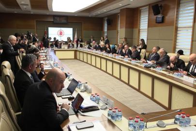 Doğum izni ve sosyal medya düzenlemesi teklifi komisyonda