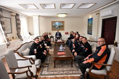 Edirne Valisi Sezer afet gönüllülerini kabul etti