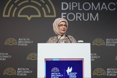 Emine Erdoğan, Filistin İçin Tek Yürek konulu panele katıldı