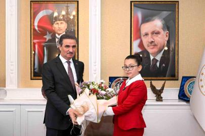 Erzurum'da 23 Nisan'da anlamlı devir teslim