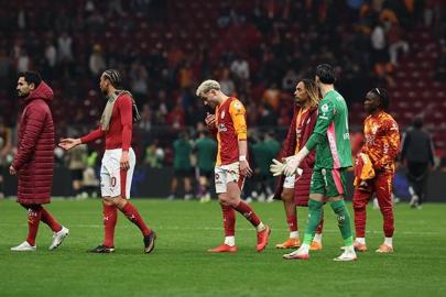 Galatasaray'ın puan kaybı sonrası Trabzonspor ve Fenerbahçe'den göndermeli paylaşım!