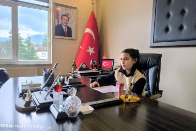 Hamamözü'nde 23 Nisan'da başkanlık koltuğuna minik Zehra oturdu