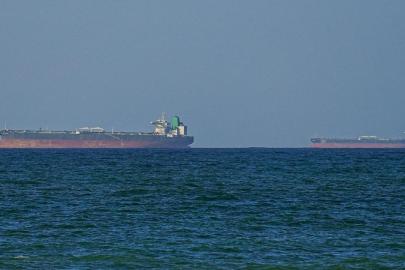 Hürmüz Boğazı'na ilerleyen gemiler U dönüşü yaptı